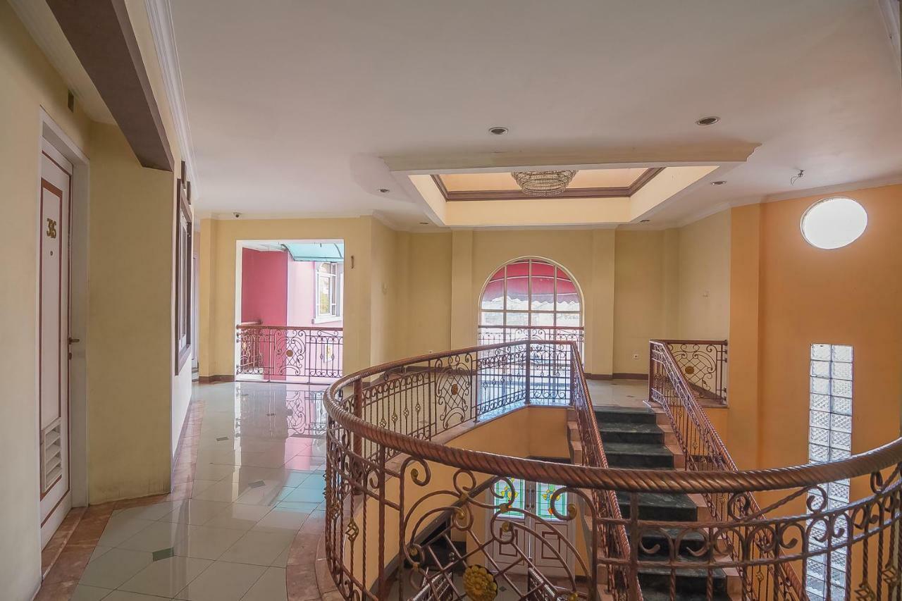 Reddoorz Near Setrasari Mall 2 Μπαντούνγκ Εξωτερικό φωτογραφία