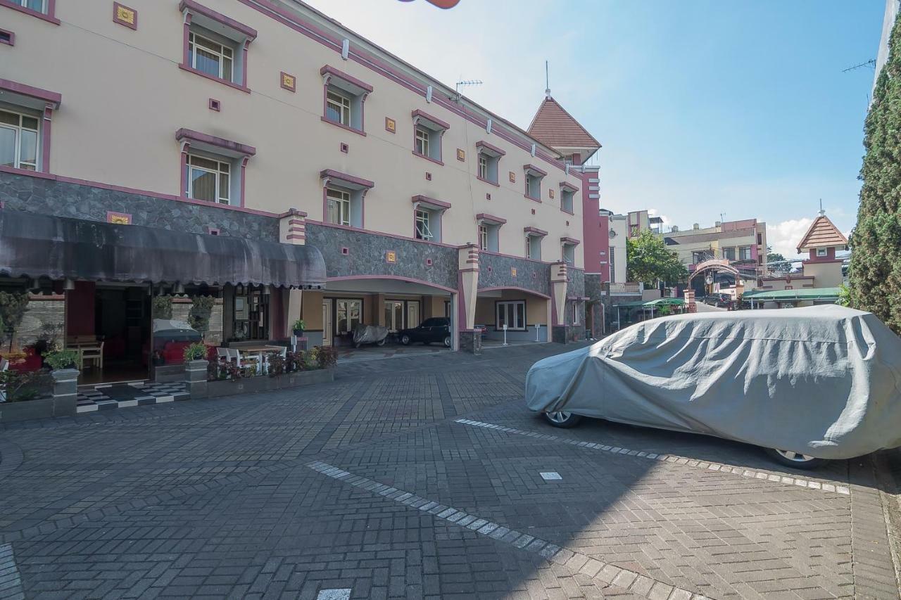 Reddoorz Near Setrasari Mall 2 Μπαντούνγκ Εξωτερικό φωτογραφία