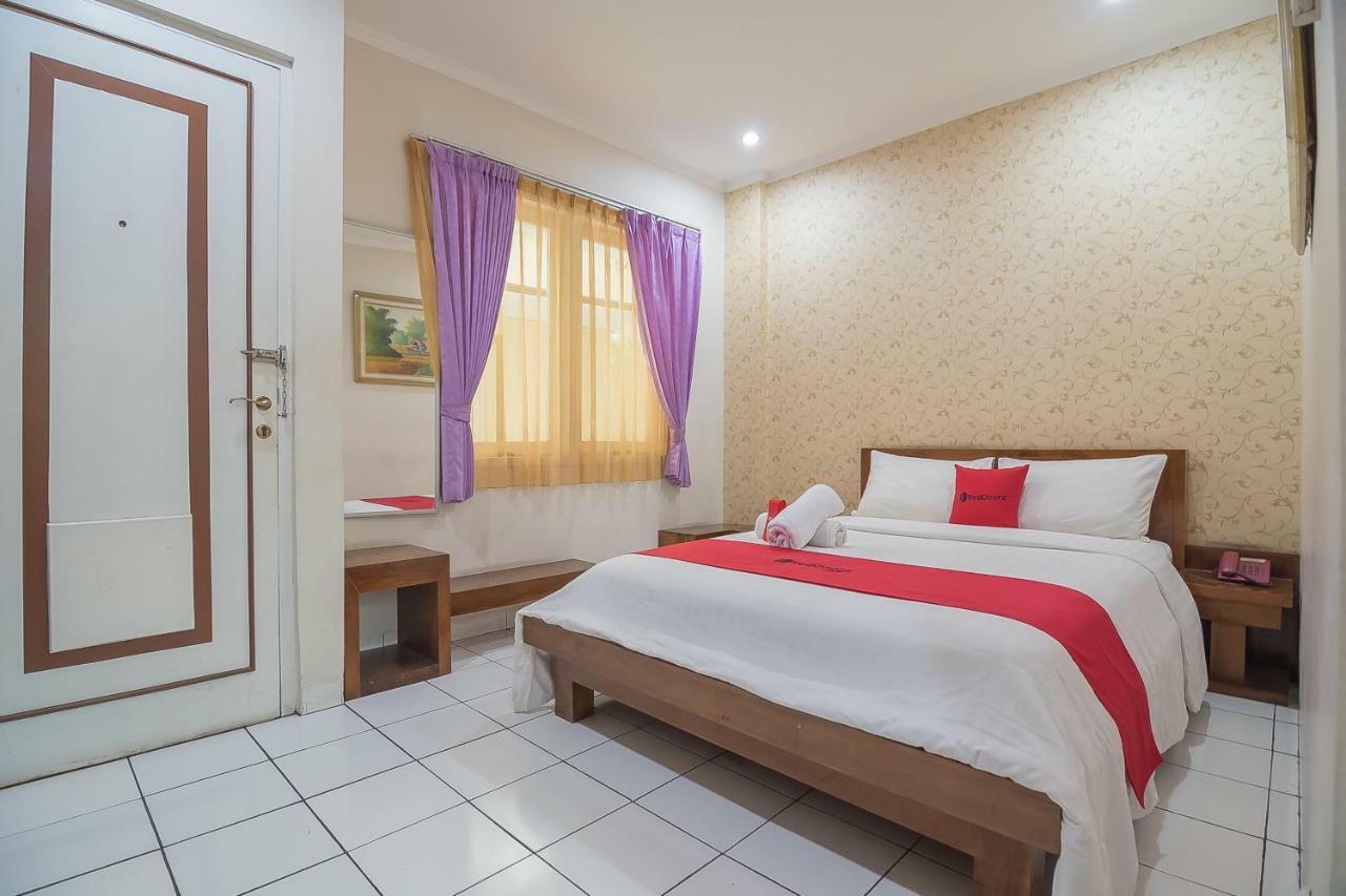 Reddoorz Near Setrasari Mall 2 Μπαντούνγκ Εξωτερικό φωτογραφία